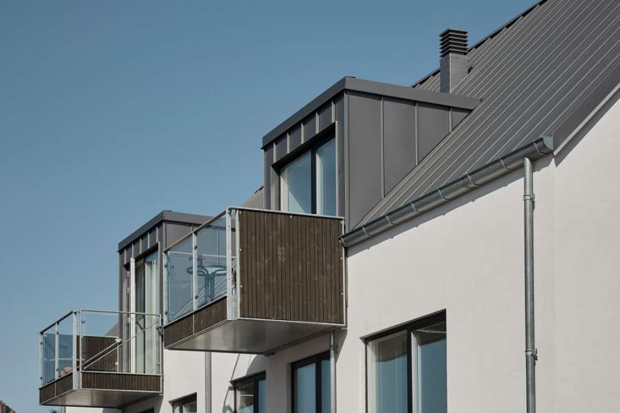 Hässliches Entlein wird mit Stahlprofilen zum schönen Schwan, Viktoriagade 17 und 19, 9400 Nørresundby, Dänemark
